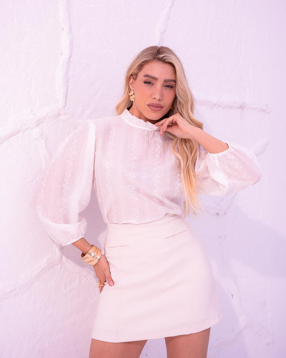 Blusa Social com Gola Babado