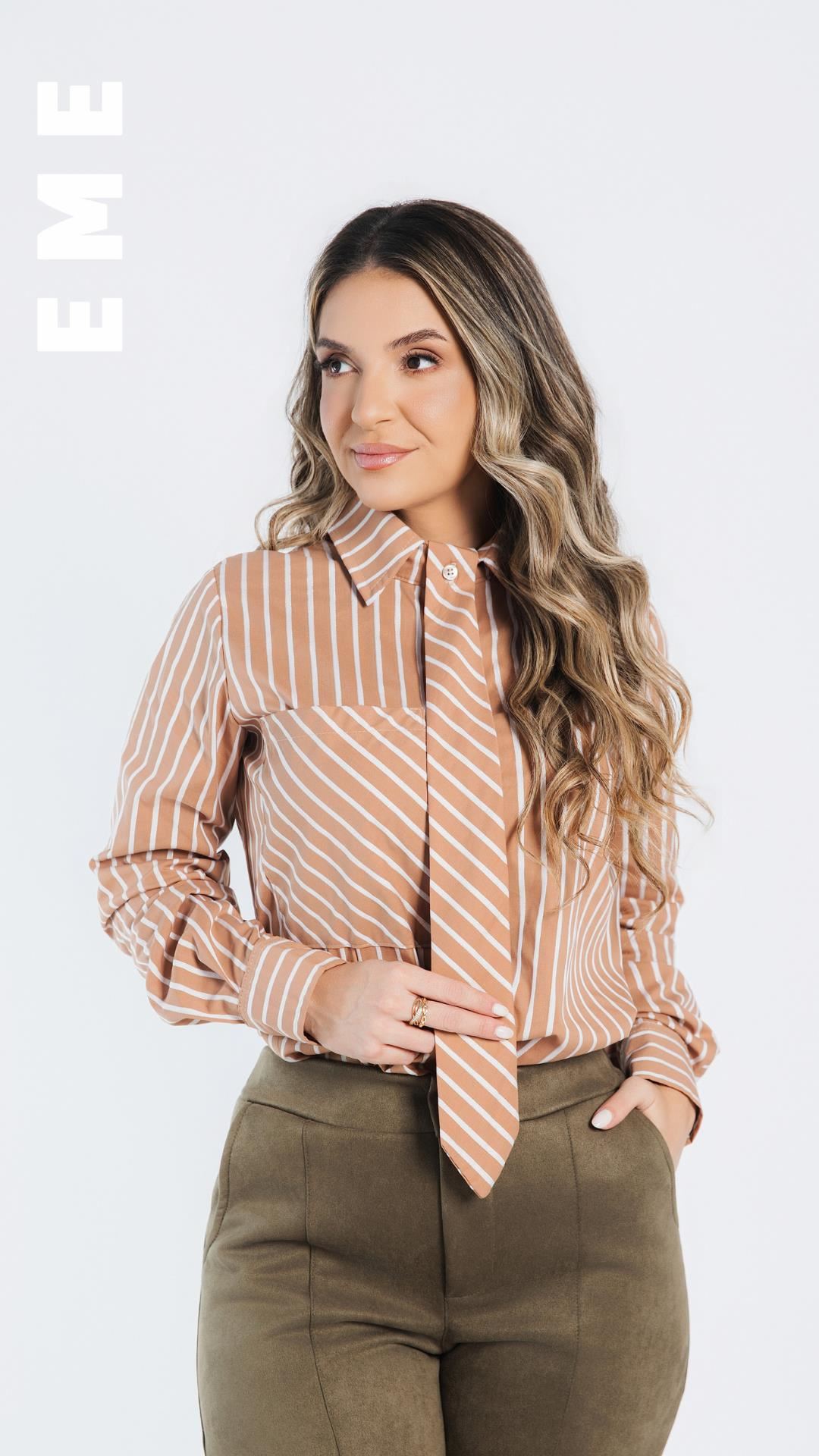 CAMISA COM GRAVATA