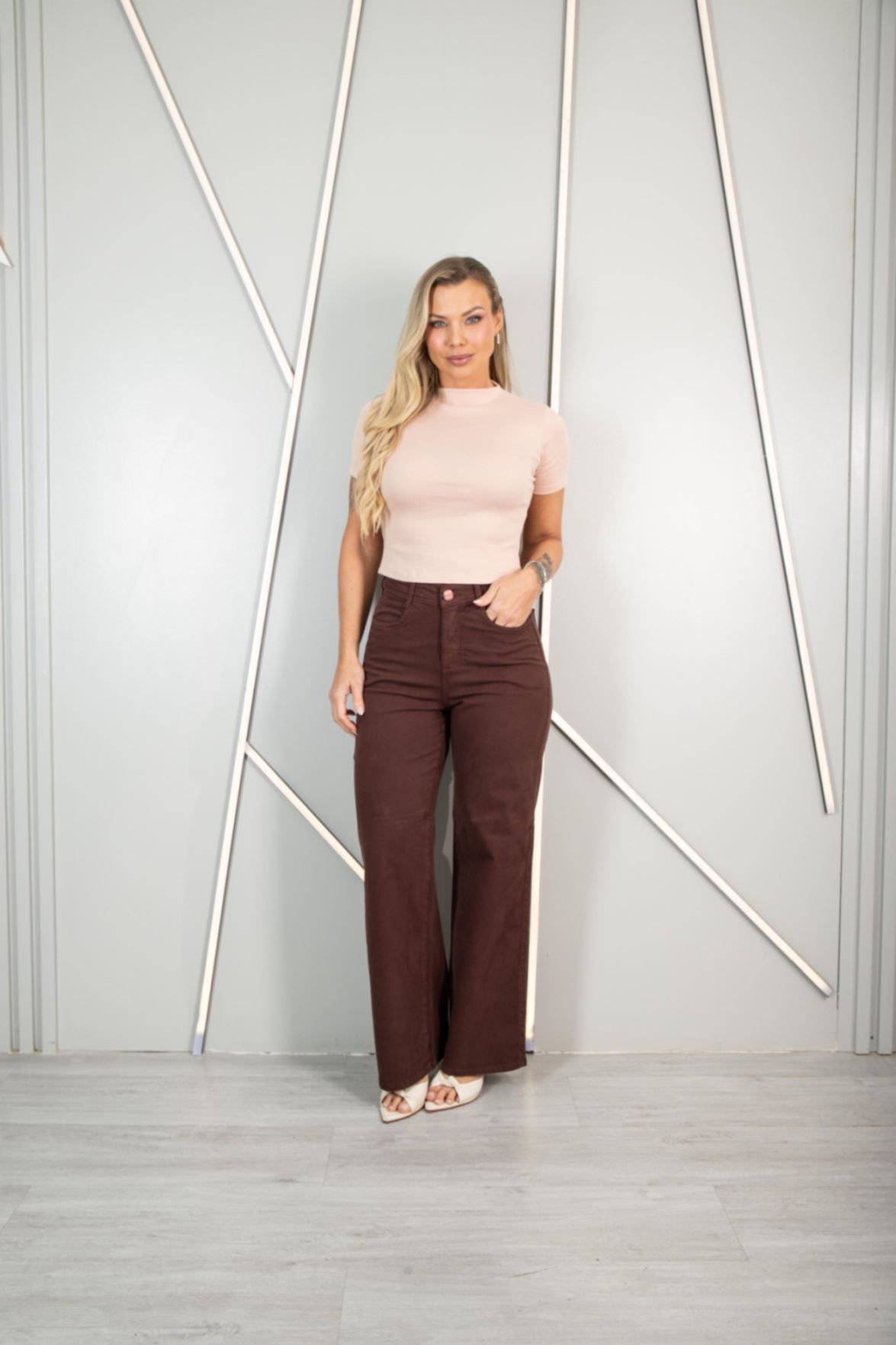 CALCA FEMININA WIDE CONFORT P/ BAIXAS