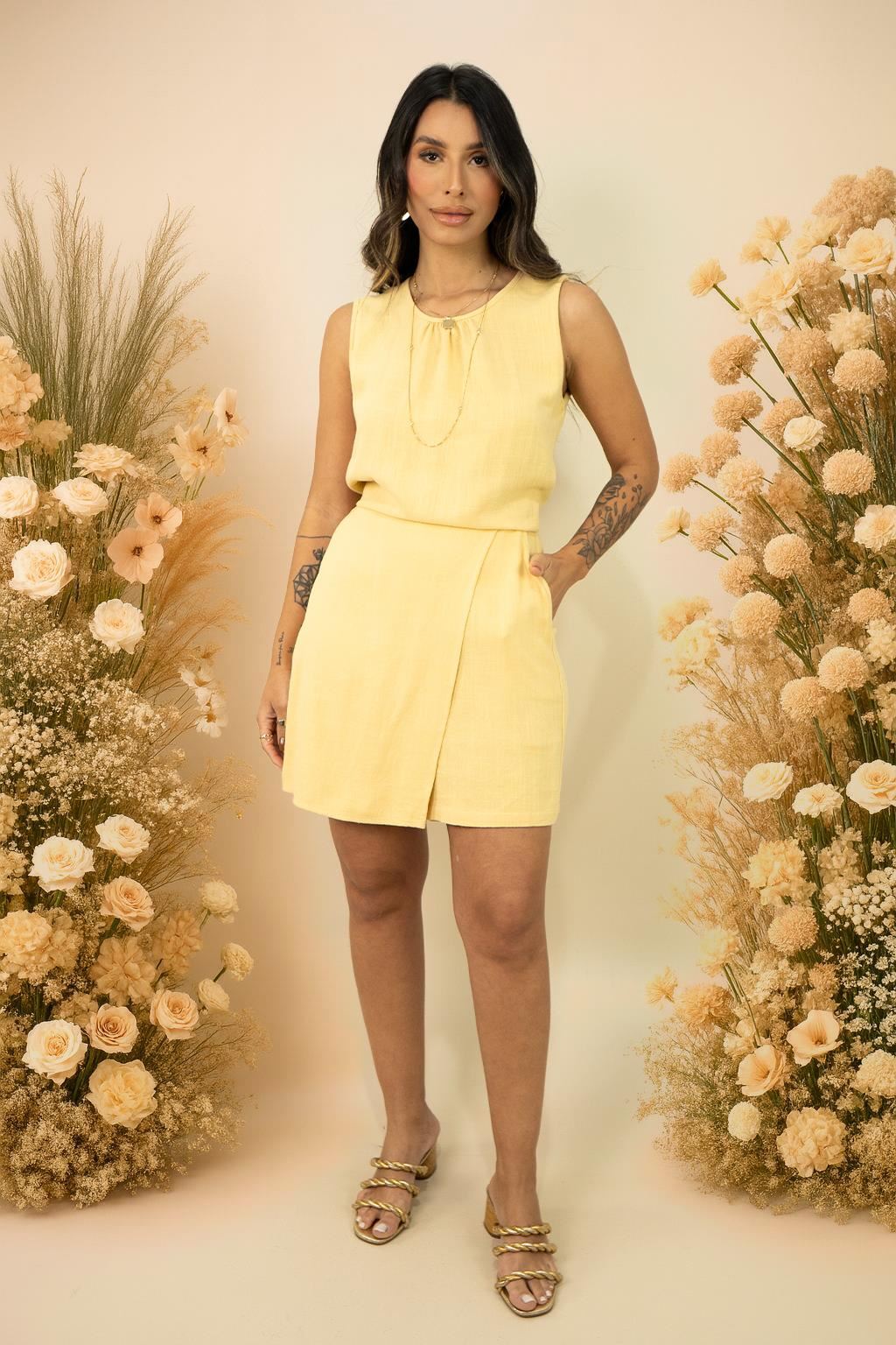 AMARELO