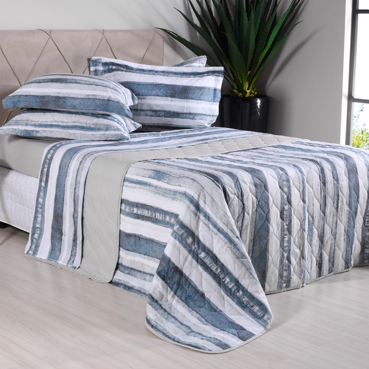 Cama, Mesa e Banho